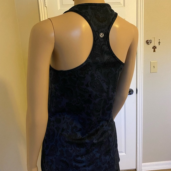 EUC RARE Lululemon Tank - Picture 4 of 8